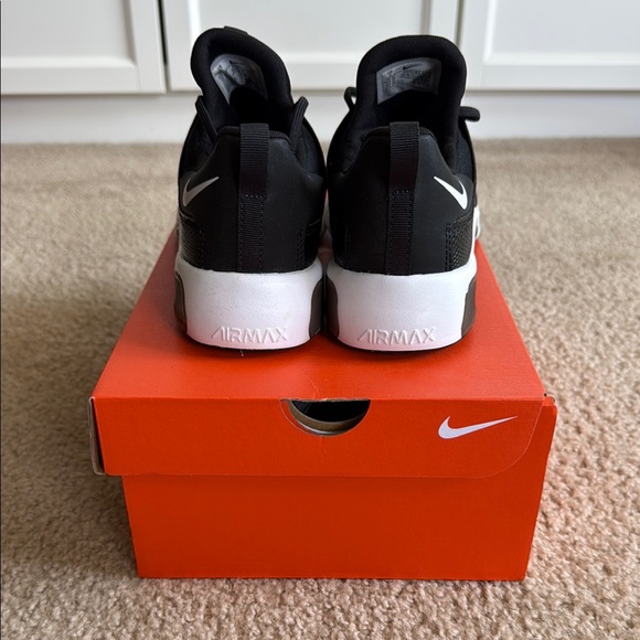 Nike Women’s Air Max Bella TR 5 Training Shoes - sz US 7 - Picture 3 of 5